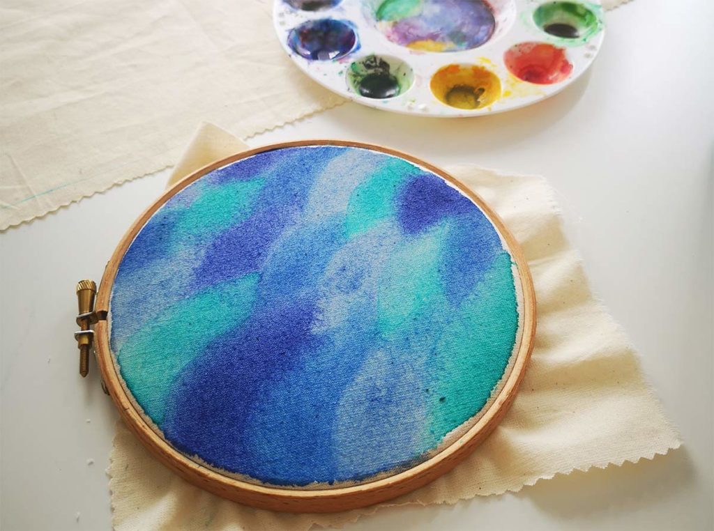paint-on-fabric-blue-hoop
